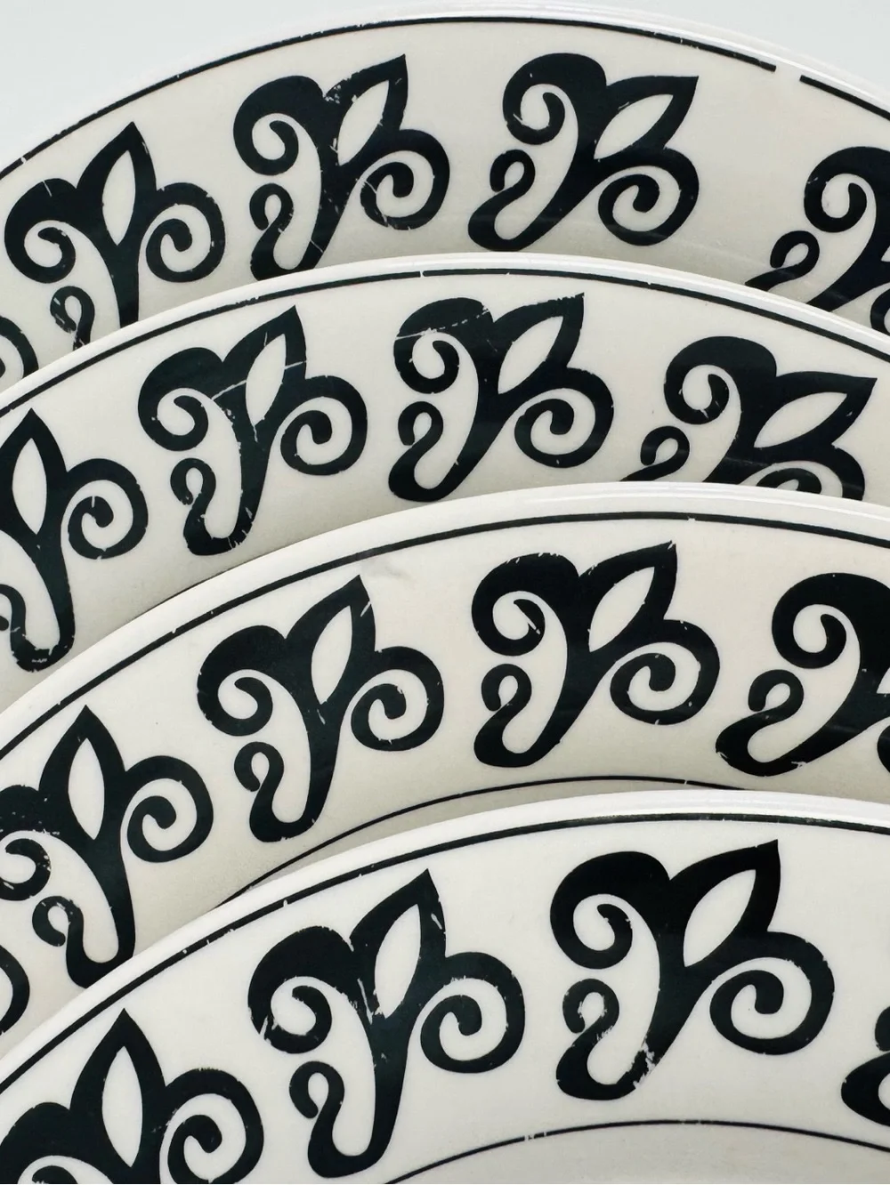 Vintage Oneida Casual Settings Classica Cream Stoneware Plates with Black Scroll
